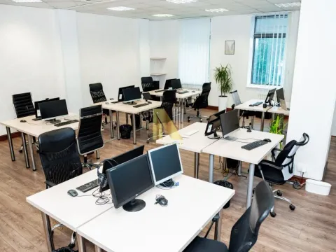 Izdavanje, poslovni prostor, 113m², Bulevar Oslobodjenja, Novi Sad Sve Podlokacije - image 2