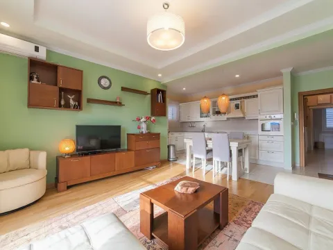 Sale, two bedroom apartment, 90m², Tivat, Crna Gora - image 18