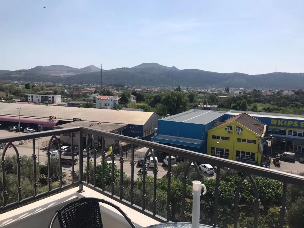 Rent, two bedroom apartment, 70m², Čeluga, Bar