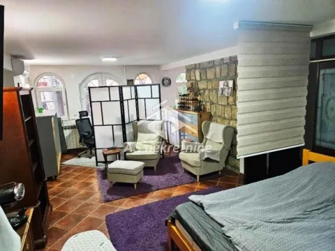 Izdavanje, kuća, 323m², Olimp, Zvezdara Sve Podlokacije - image 13