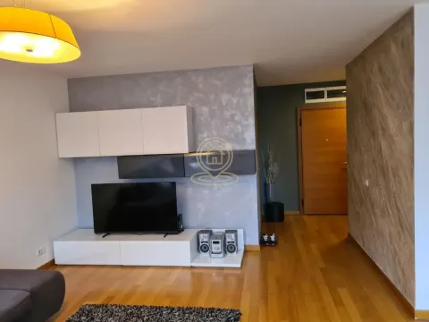 Izdavanje, trosoban stan, 83m², Vračar Hram, Vračar Sve Podlokacije - image 8