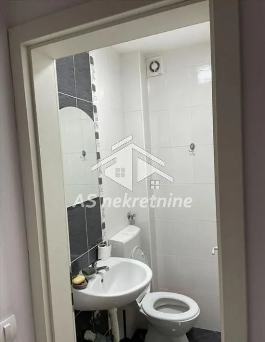 Izdavanje, trosoban stan, 68m², Zvezdara Sve Podlokacije, Beograd