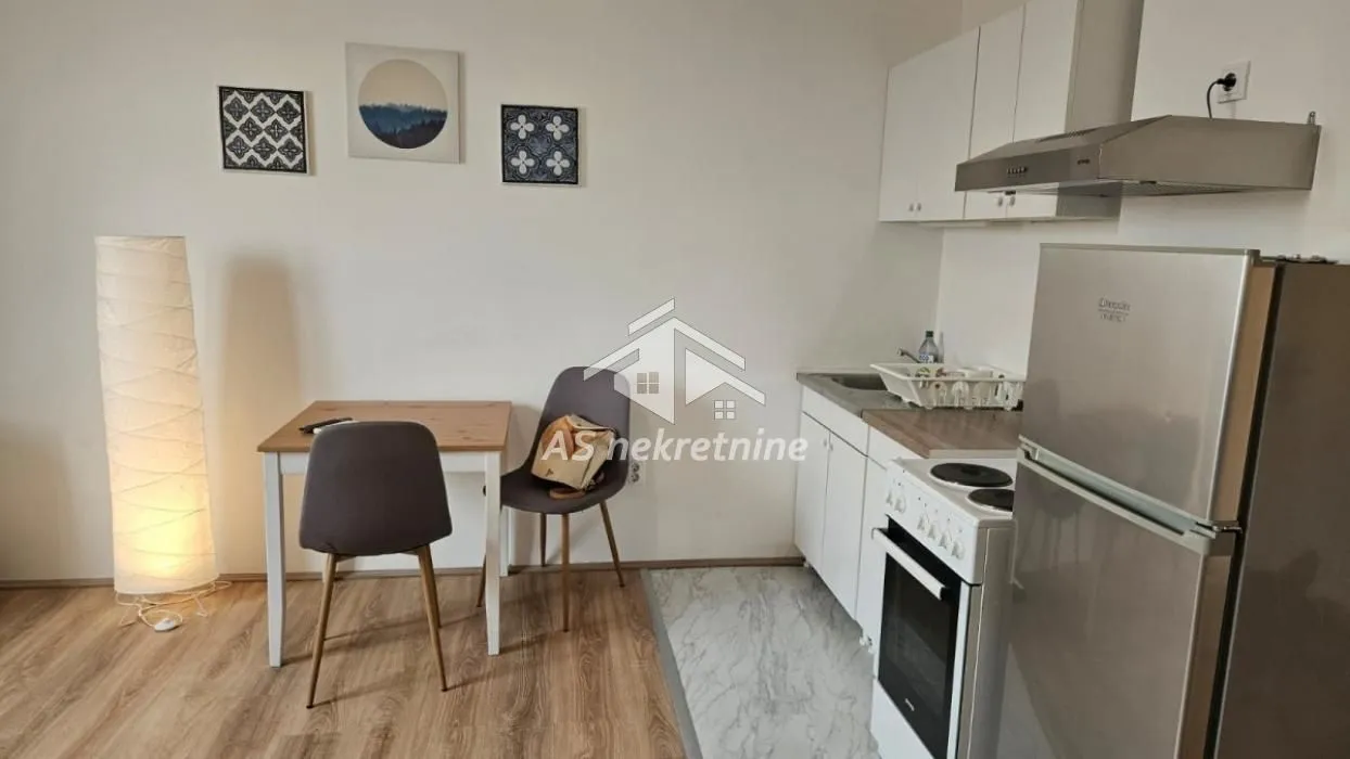 Izdavanje, dvosoban stan, 47m², Đeram Pijaca, Beograd