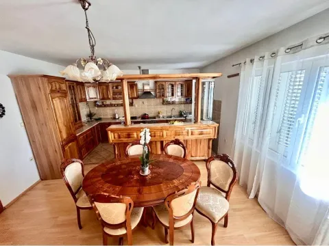 Rent, two bedroom apartment, 100m², Kalimanj, Tivat - image 3