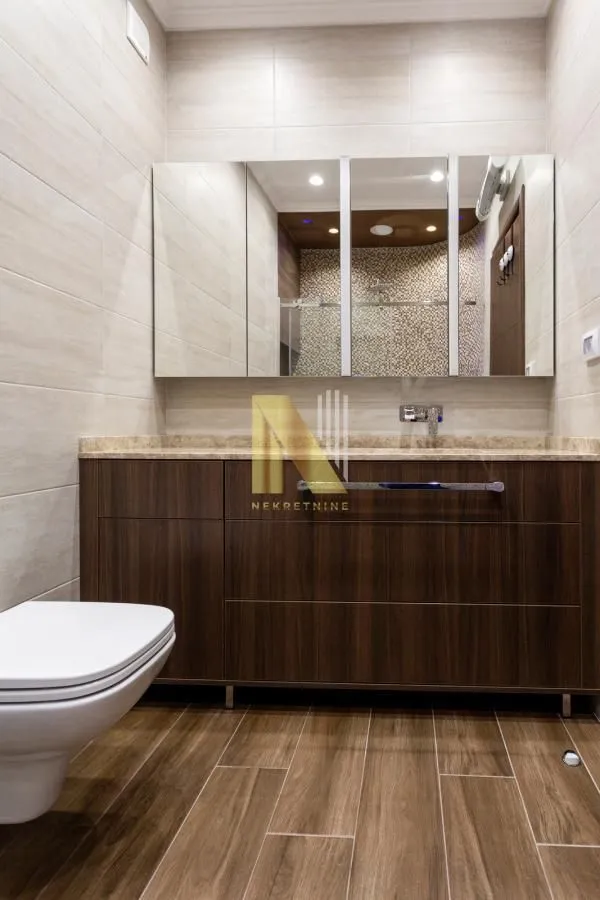Izdavanje, četvorosoban stan, 125m², Sajmište, Novi Sad