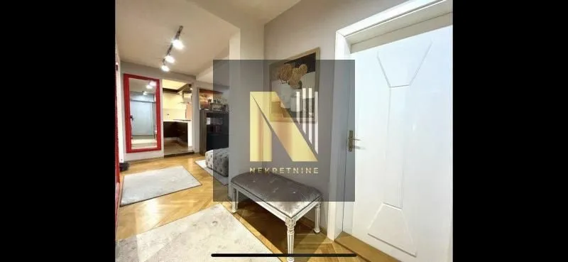 Prodaja, četvorosoban stan, 130m², Grbavica, Novi Sad Sve Podlokacije