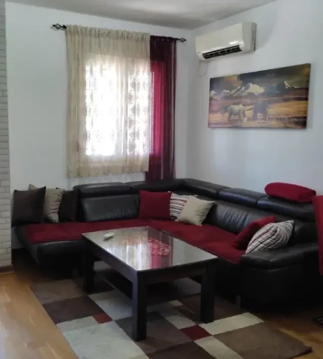 Izdavanje, jednosoban stan, 43m², City Kvart, Podgorica