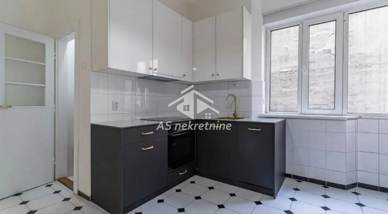 Rent, apartment, 136m², Stari Grad, Beograd