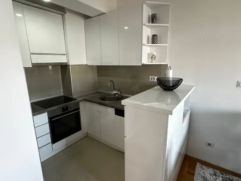 Izdavanje, dvosoban stan, 65m², Zagorič, Podgorica - image 12