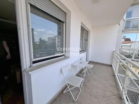 Spacious terrace with seating furniture. - image 2
