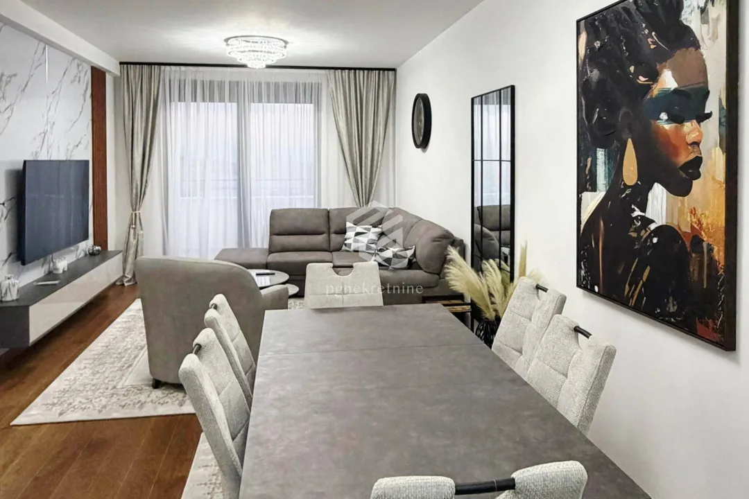Izdavanje, dvosoban stan, 74m², Podgorica, Crna Gora