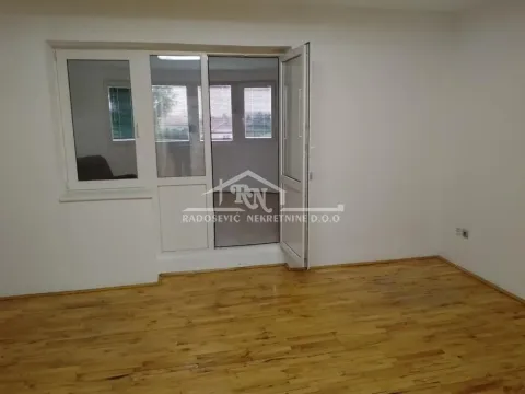 Izdavanje, kuća, 180m², Čukarica, Beograd - image 5