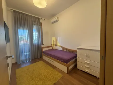 Izdavanje, četvorosoban stan, 102m², Centar, Novi Sad - image 8