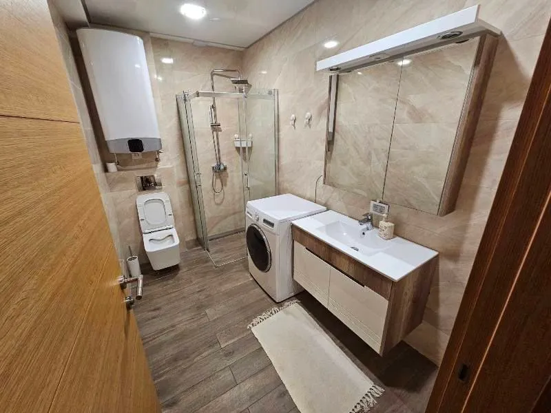 Izdavanje, četvorosoban stan, 111m², Vračar Centar, Vračar Sve Podlokacije