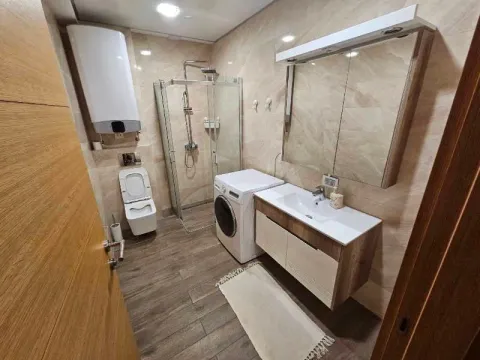 Izdavanje, četvorosoban stan, 111m², Vračar Centar, Vračar Sve Podlokacije - image 9