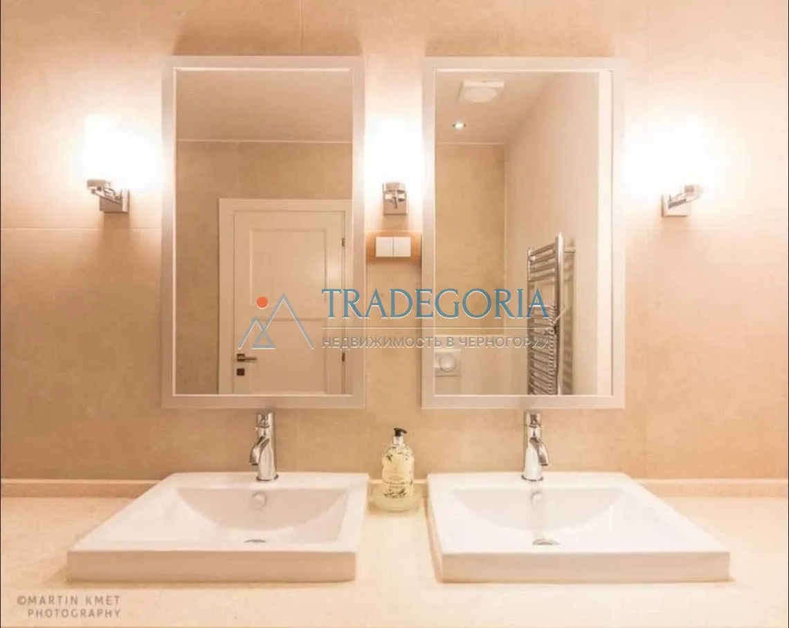 Prodaja, dvosoban stan, 100m², Tivat, Crna Gora