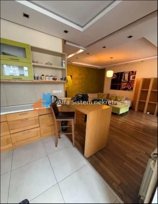 Rent, two bedroom apartment, 63m², Kalenić Pijaca, Vračar Sve Podlokacije