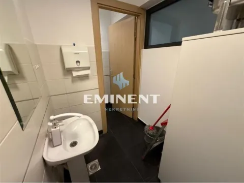 Izdavanje, poslovni prostor, 303m², Stari Grad, Beograd - image 17