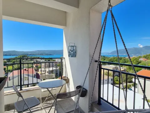 Izdavanje, stan, 47m², Tivat, Crna Gora