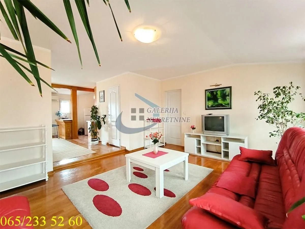 Izdavanje, trosoban stan, 85m², Vračar Hram, Vračar Sve Podlokacije