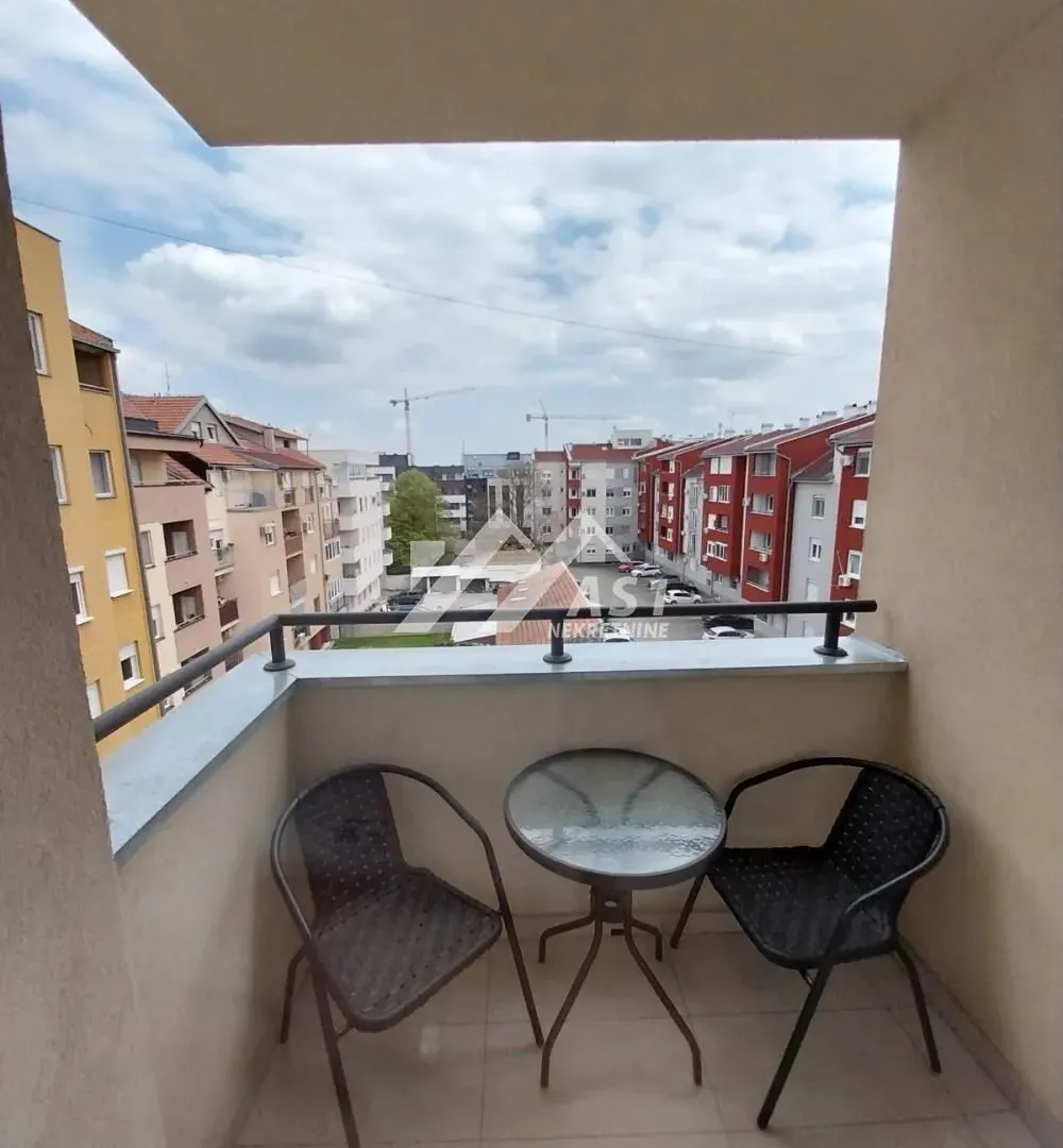 Izdavanje, četvorosoban stan, 70m², Podbara, Novi Sad Sve Podlokacije