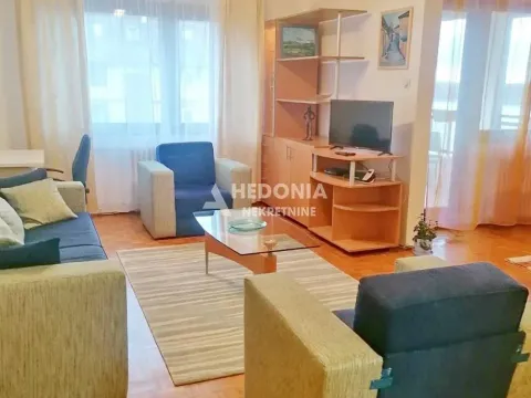 Rent, two bedroom apartment, 65m², Stari Grad, Beograd - image 1