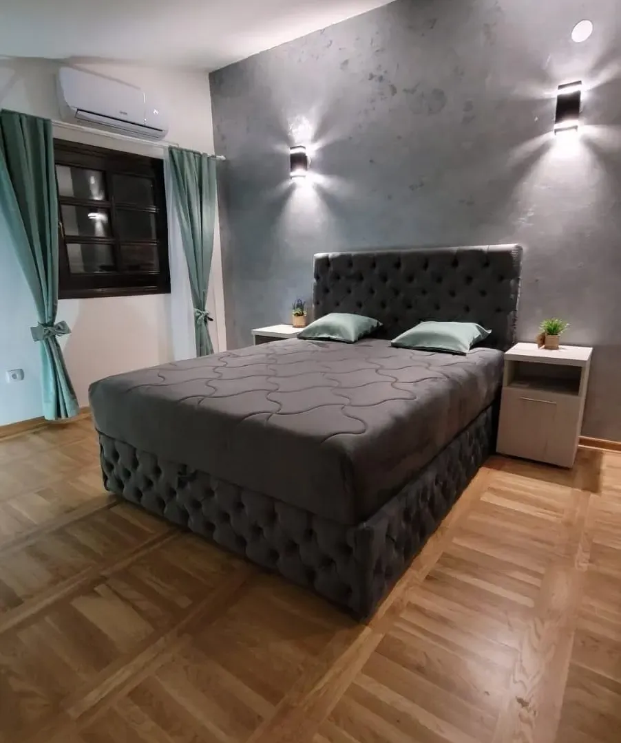 Rent, four bedroom apartment, 94m², Vračar Hram, Vračar Sve Podlokacije