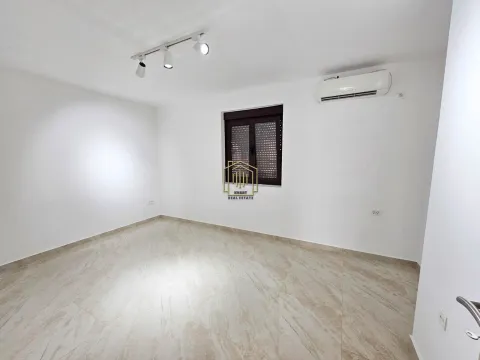 Izdavanje, poslovni prostor, 90m², Masline, Podgorica - image 3