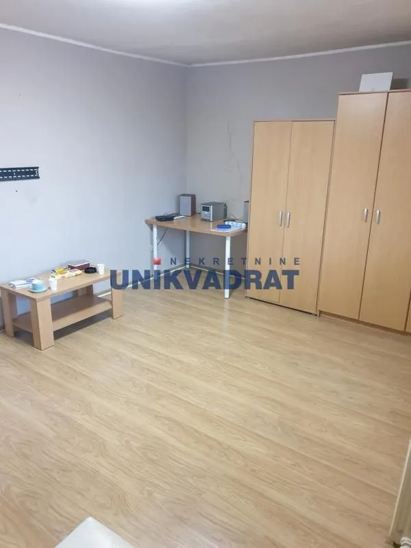 Prodaja, jednosoban stan, 44m², Kneževac, Beograd