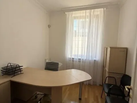 Rent, house, 312m², Voždovac Sve Podlokacije, Beograd - image 12