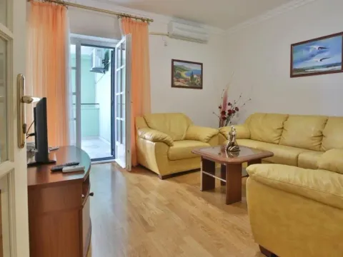 Prodaja, četvorosoban stan, 95m², Sveti Stefan, Budva - image 2