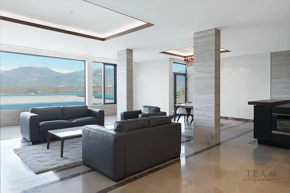 Sale, three bedroom apartment, 230m², Bogišići, Tivat
