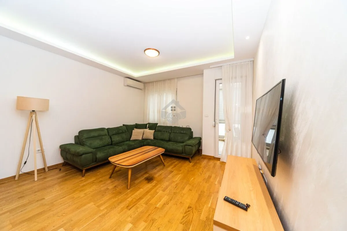 Izdavanje, dvosoban stan, 80m², City Kvart, Podgorica