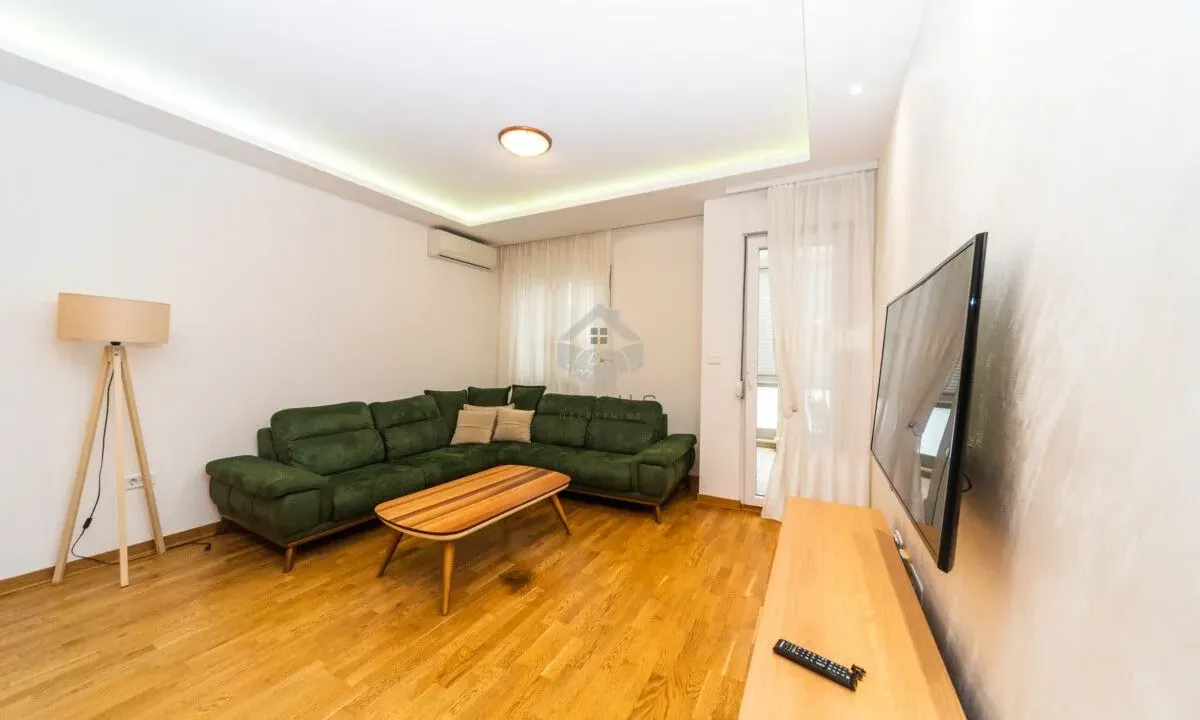 Izdavanje, dvosoban stan, 80m², City Kvart, Podgorica