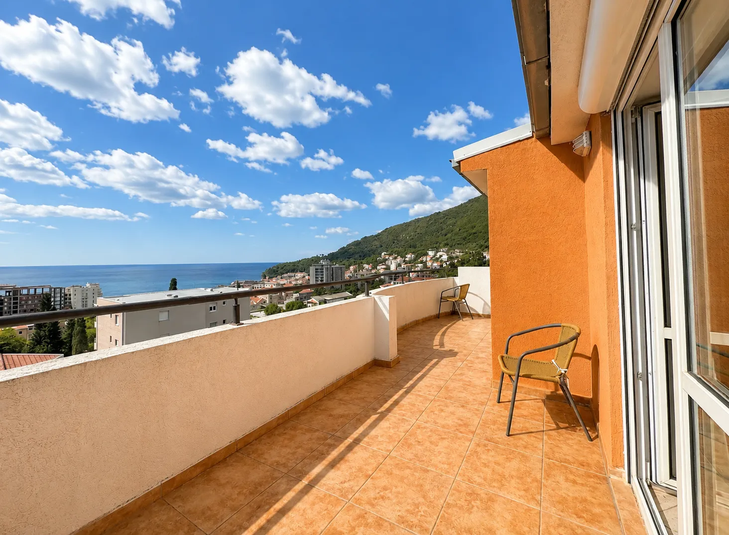 Prodaja, četvorosoban stan, 173m², Petrovac, Budva