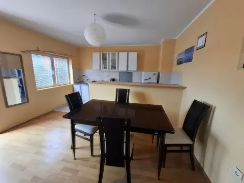 Izdavanje, dvosoban stan, 70m², Dub, Kotor - image 4