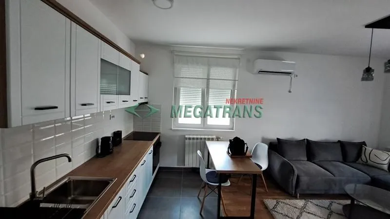 Izdavanje, dvosoban stan, 45m², Petrovaradin, Novi Sad