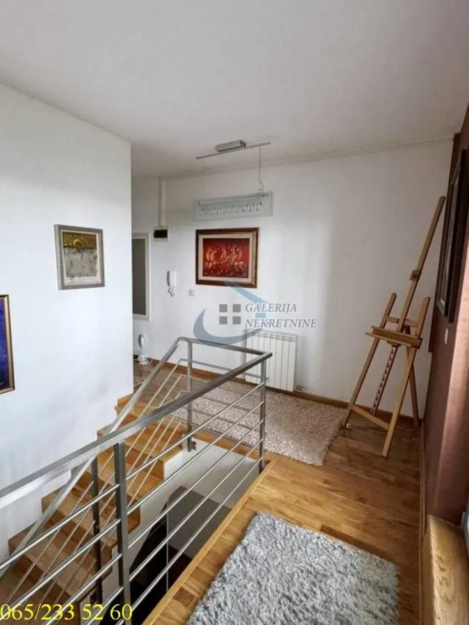 Sale, four bedroom apartment, 270m², Skojevsko Naselje, Beograd