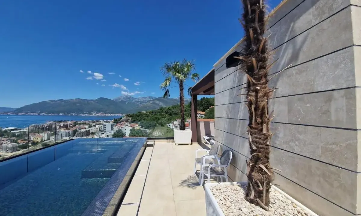 Prodaja, dvosoban stan, 55m², Tivat, Crna Gora
