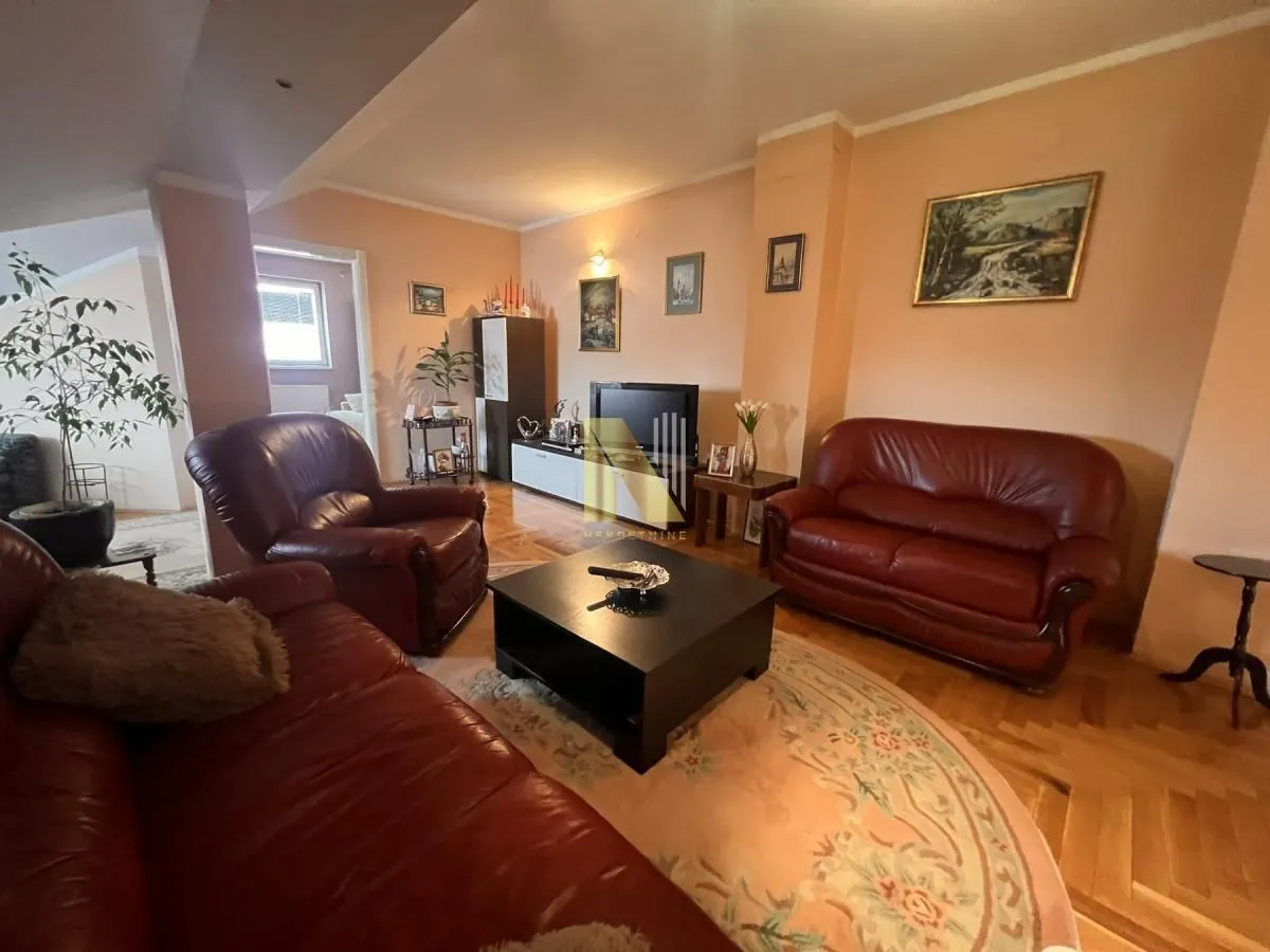 Prodaja, četvorosoban stan, 121m², Sajmište, Novi Sad