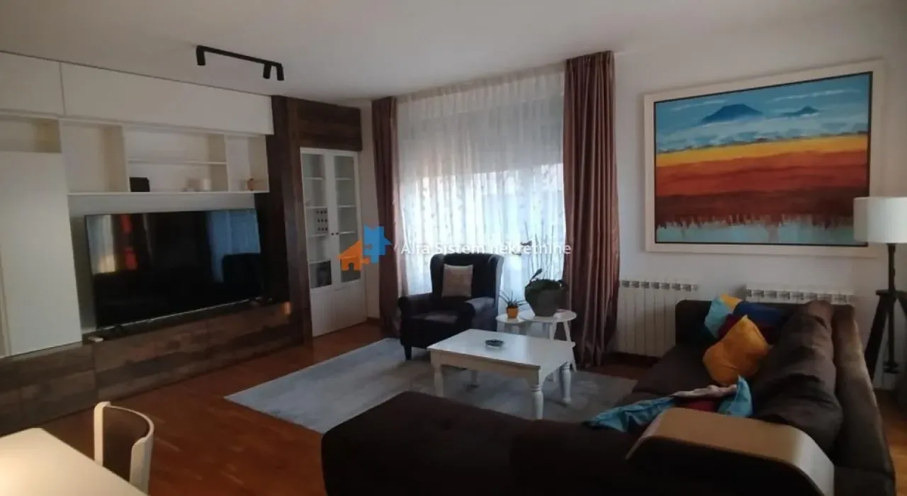 Izdavanje, četvorosoban stan, 108m², Lekino Brdo, Voždovac Sve Podlokacije
