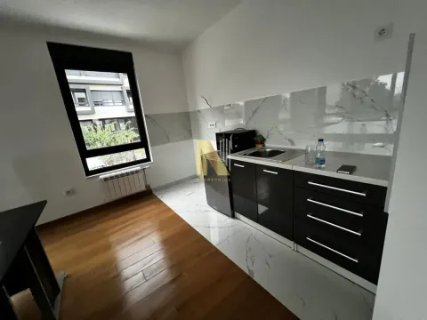 Izdavanje, poslovni prostor, 65m², Rotkvarija, Novi Sad Sve Podlokacije - image 3