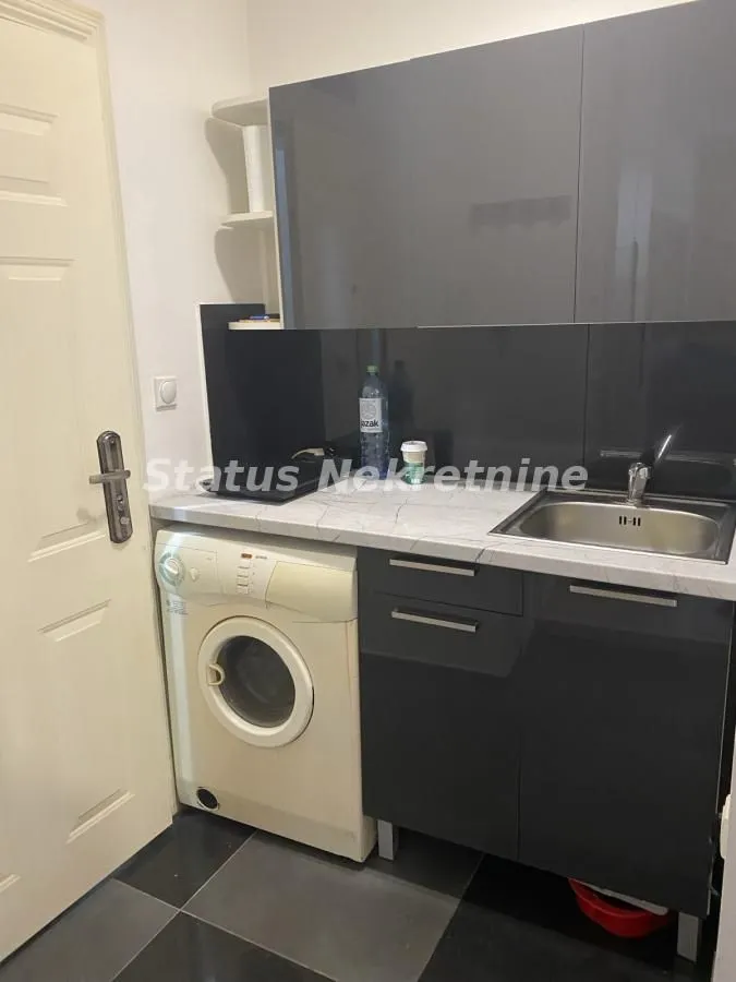 Izdavanje, garsonjera, 25m², Centar, Novi Sad