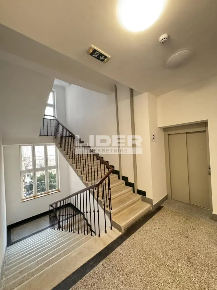 Rent, office space, 60m², Savski Venac, Beograd