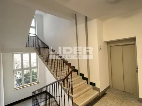 Izdavanje, poslovni prostor, 60m², Savski Venac, Beograd - image 6