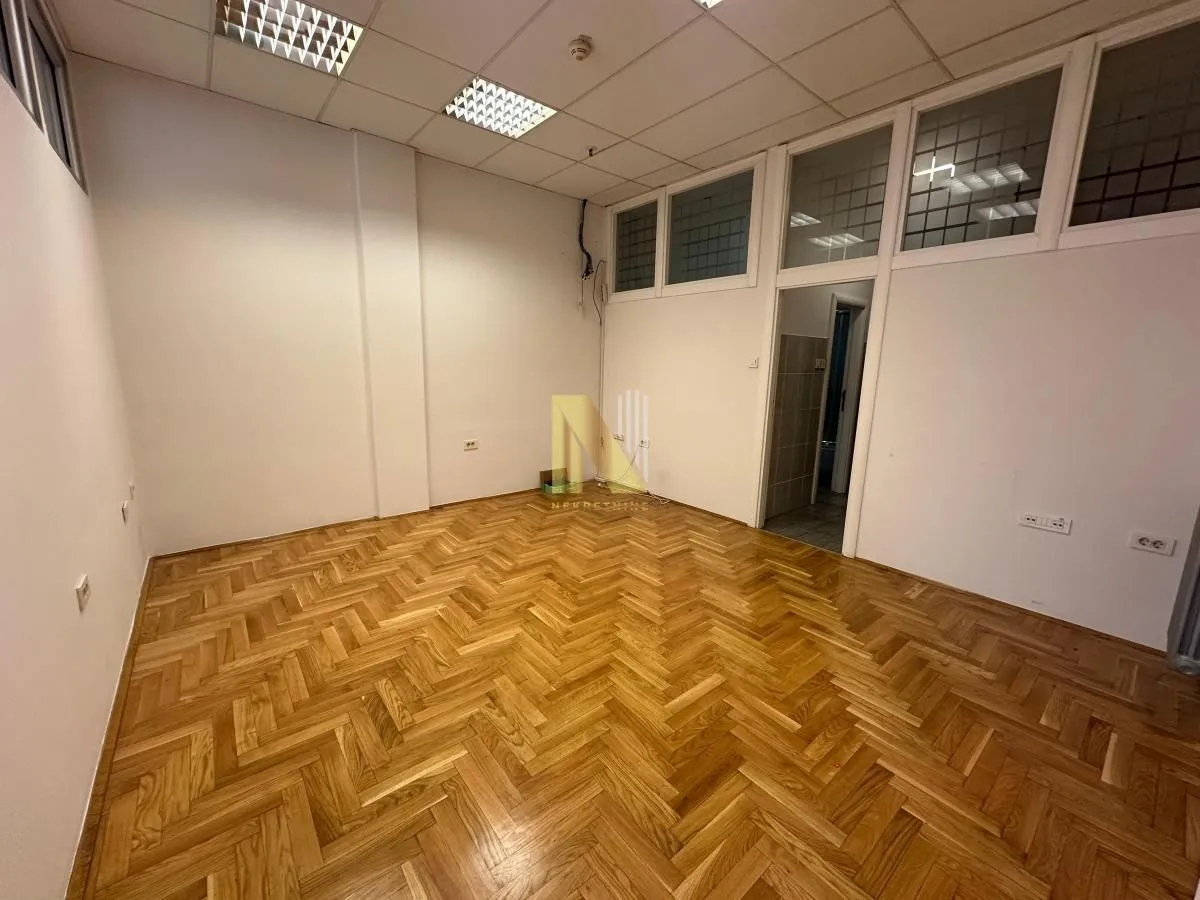 Rent, office space, 126m², Sajmište, Novi Sad