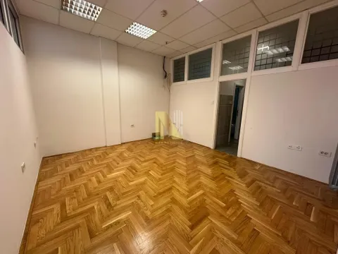 Rent, office space, 126m², Sajmište, Novi Sad - image 9
