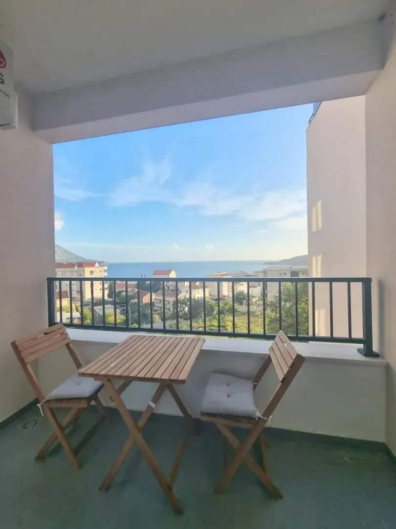 Rent, one bedroom apartment, 44m², Bečići, Budva