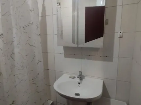 Izdavanje, garsonjera, 24m², Bulevar Evrope, Novi Sad Sve Podlokacije - image 4