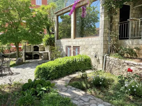 Prodaja, kuća, 146m², Petrovac, Budva